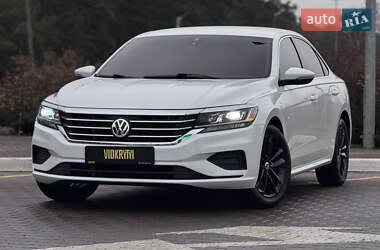 Седан Volkswagen Passat 2019 в Киеве