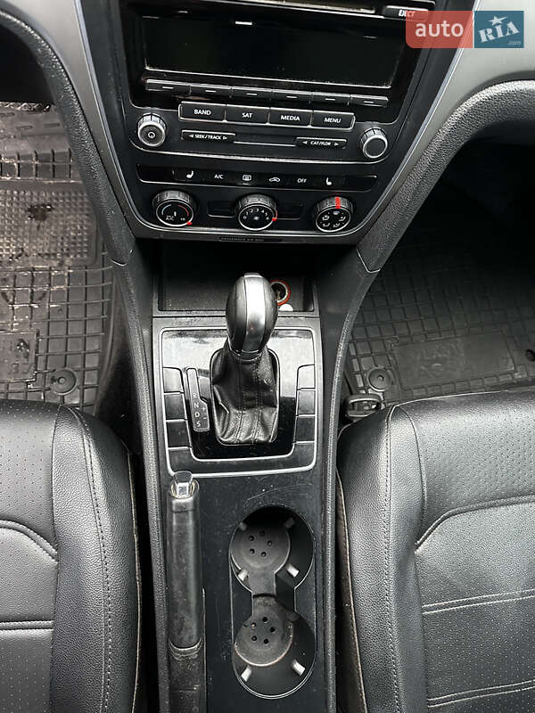 Седан Volkswagen Passat 2014 в Чернигове