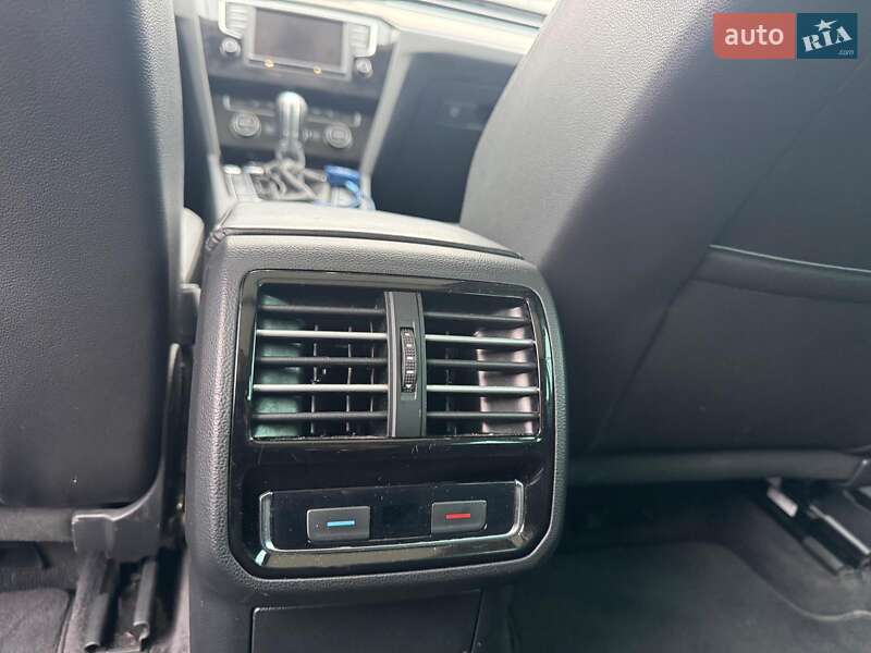 Универсал Volkswagen Passat 2017 в Запорожье фото 17 Универсал Volkswagen Passat 2017 в Запорожье