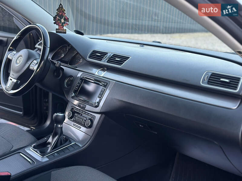 Седан Volkswagen Passat 2011 в Берегово фото 19 Седан Volkswagen Passat 2011 в Берегово