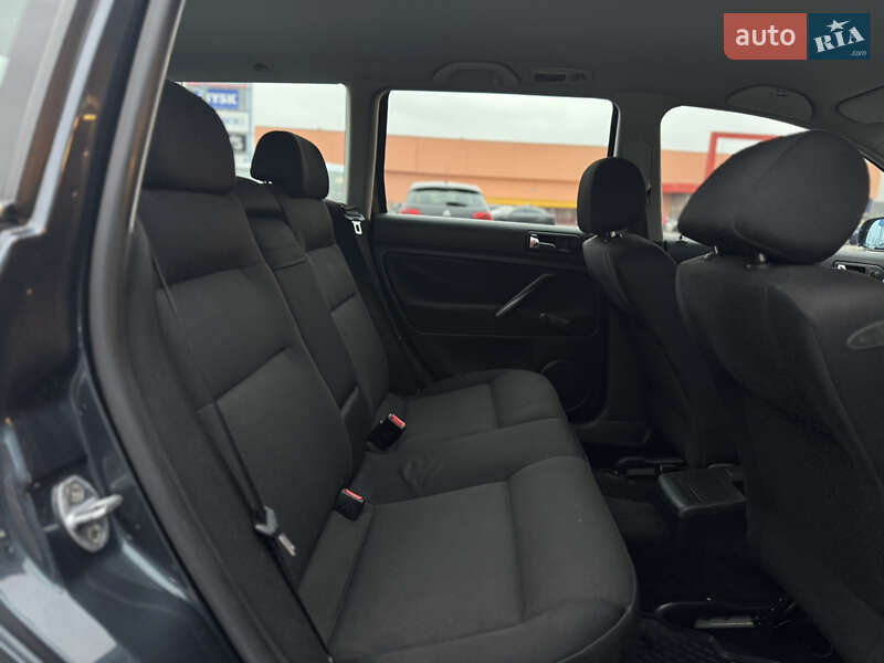 Универсал Volkswagen Passat 2001 в Киеве