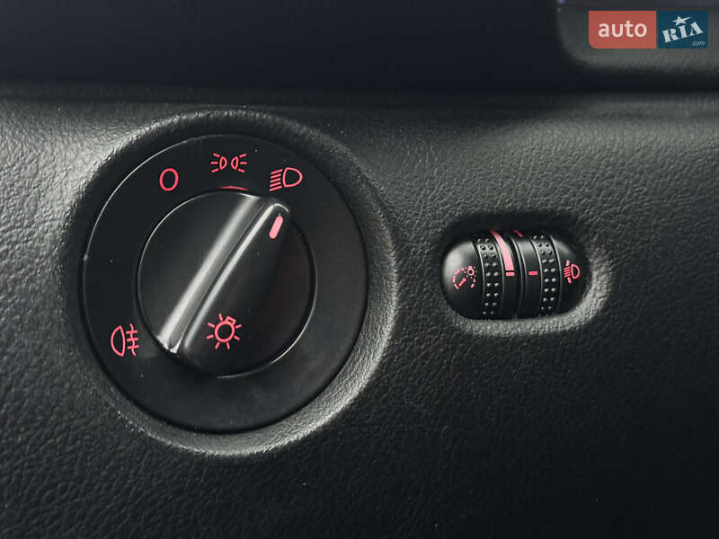 Универсал Volkswagen Passat 2001 в Киеве