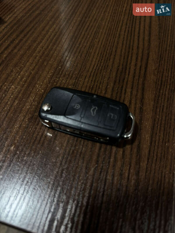 Универсал Volkswagen Passat 2001 в Киеве