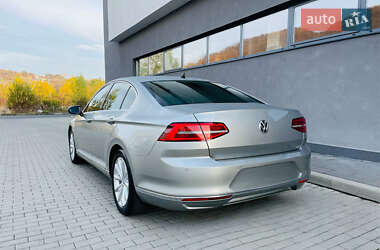 Седан Volkswagen Passat 2014 в Мукачевому