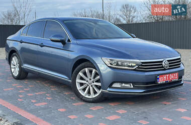 Седан Volkswagen Passat 2016 в Береговому