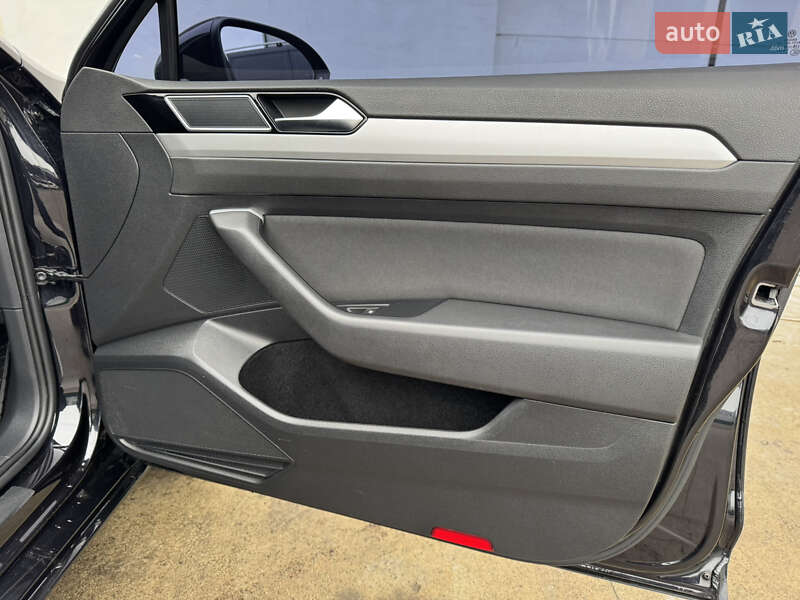 Седан Volkswagen Passat 2015 в Звягеле фото 35 Седан Volkswagen Passat 2015 в Звягеле