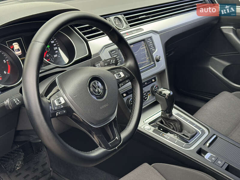 Седан Volkswagen Passat 2015 в Звягеле фото 43 Седан Volkswagen Passat 2015 в Звягеле