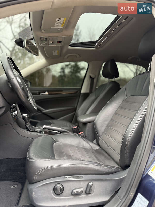 Седан Volkswagen Passat 2014 в Тернополе