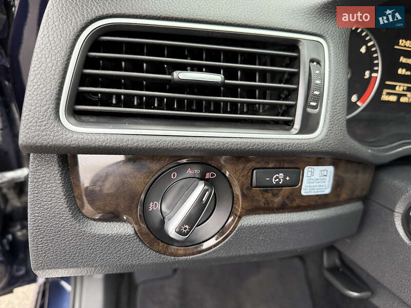 Седан Volkswagen Passat 2014 в Тернополе