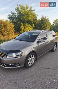 Універсал Volkswagen Passat 2011 в Гадячі