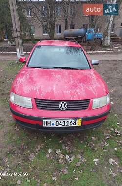 Универсал Volkswagen Passat 1998 в Новониколаевке