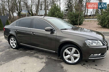Седан Volkswagen Passat 2012 в Немирові