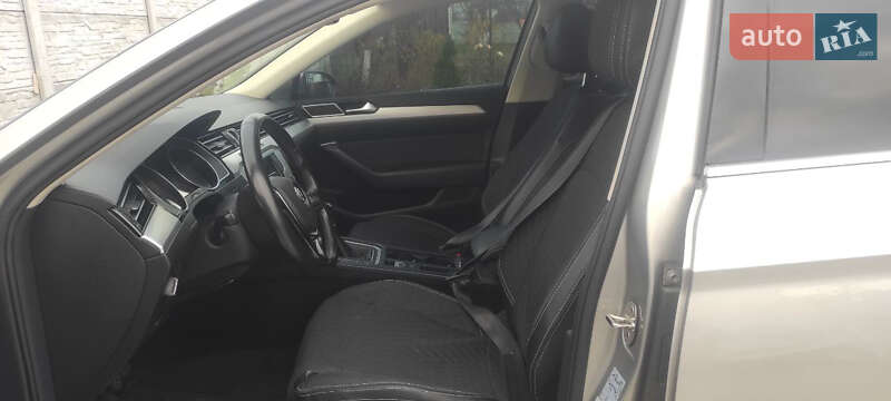Универсал Volkswagen Passat 2015 в Киеве