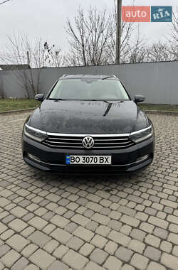 Універсал Volkswagen Passat 2015 в Івано-Франківську