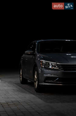 Седан Volkswagen Passat 2017 в Львові