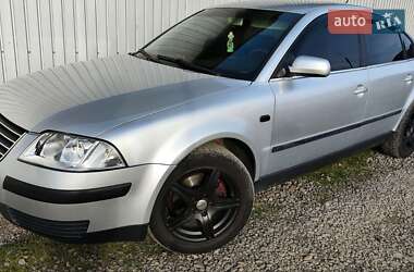 Седан Volkswagen Passat 2001 в Виноградові