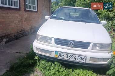 Седан Volkswagen Passat 1995 в Калиновке