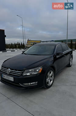 Седан Volkswagen Passat 2012 в Звягелі