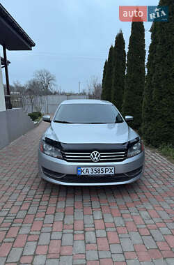Седан Volkswagen Passat 2012 в Киеве