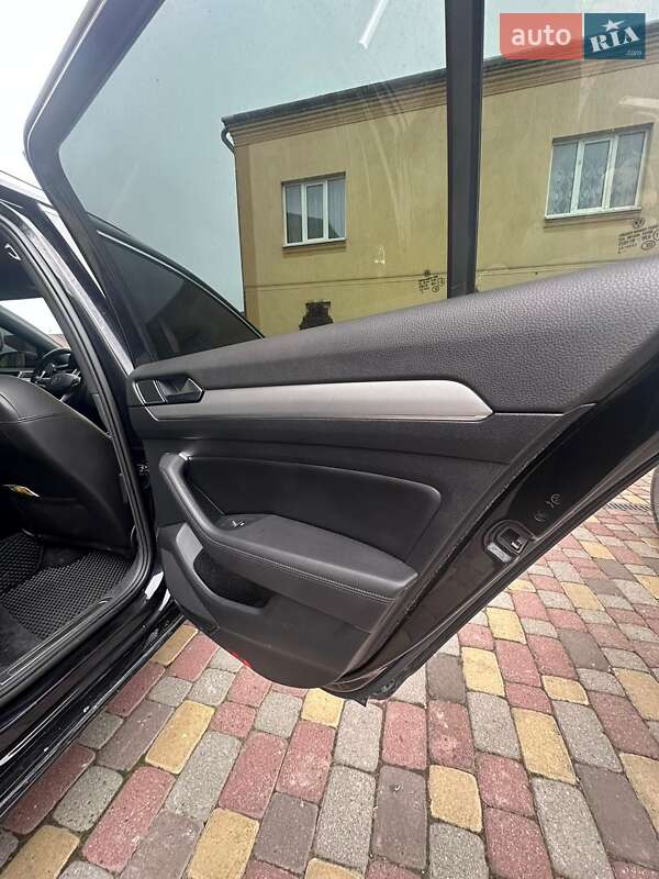 Универсал Volkswagen Passat 2018 в Львове фото 19 Универсал Volkswagen Passat 2018 в Львове