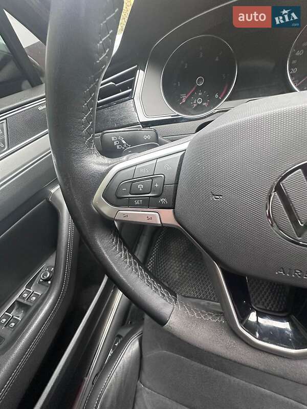 Универсал Volkswagen Passat 2018 в Львове фото 21 Универсал Volkswagen Passat 2018 в Львове