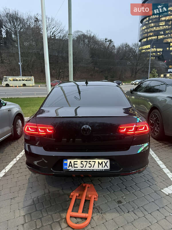 Седан Volkswagen Passat 2019 в Киеве