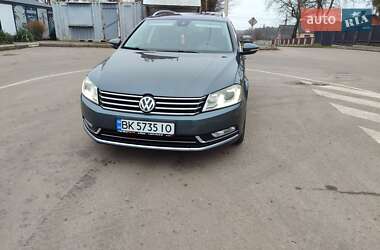 Універсал Volkswagen Passat 2013 в Рівному