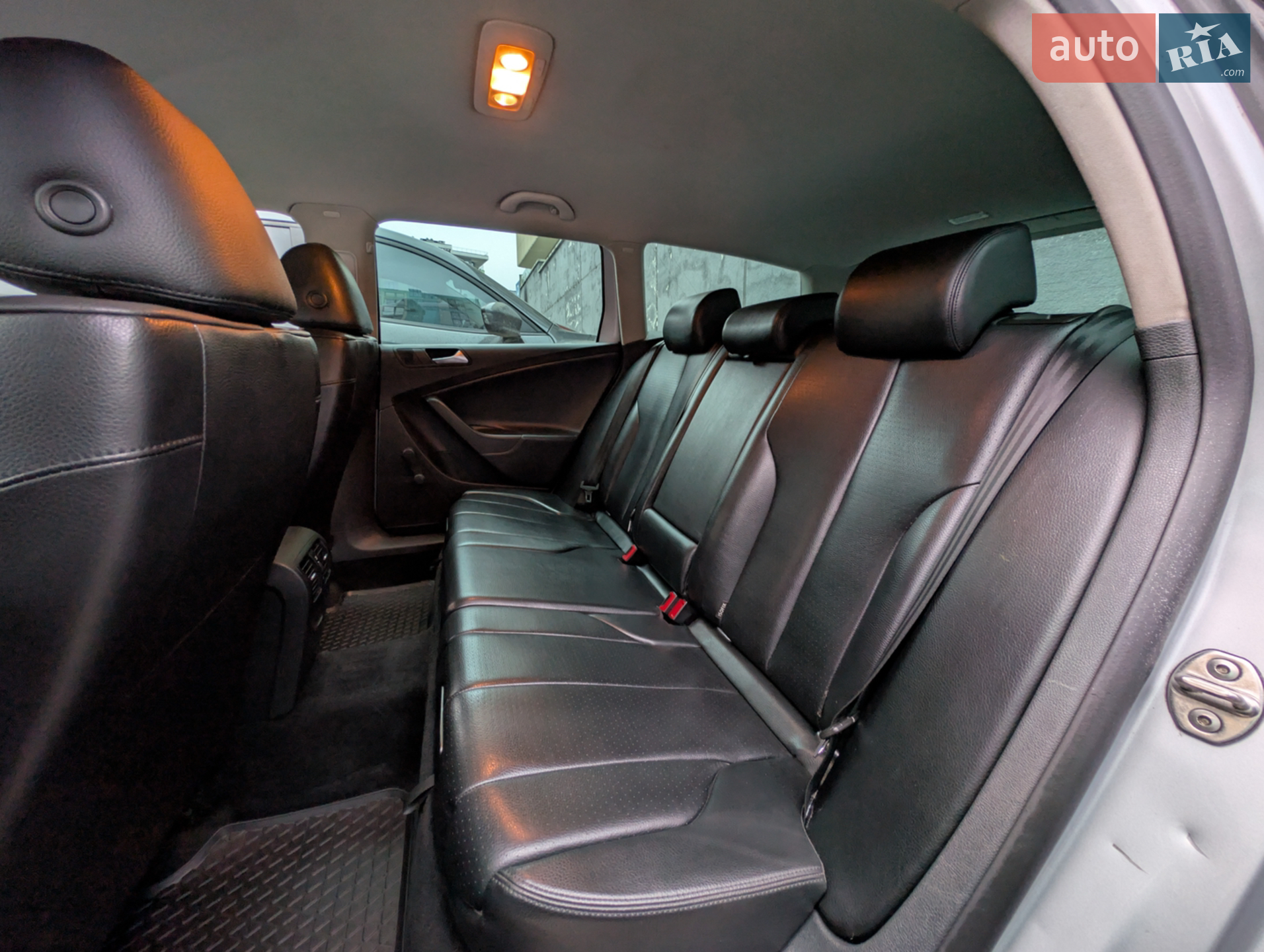 2010 Volkswagen Passat - мініатюра 13