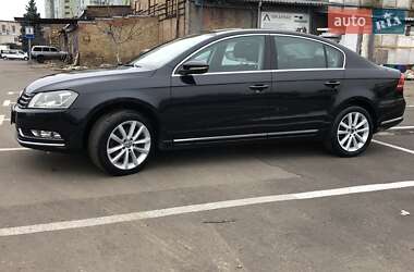 Седан Volkswagen Passat 2013 в Киеве