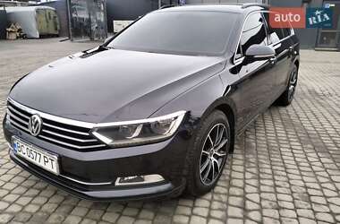 Универсал Volkswagen Passat 2015 в Львове