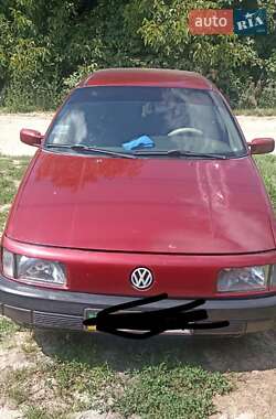 Седан Volkswagen Passat 1991 в Гайсину