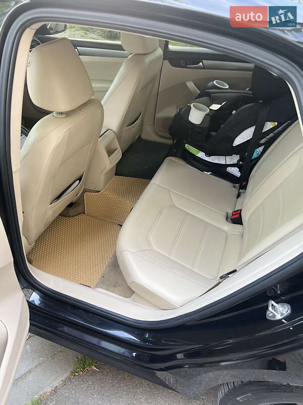 Седан Volkswagen Passat 2015 в Івано-Франківську фото 15 Седан Volkswagen Passat 2015 в Івано-Франківську