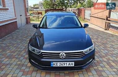 Универсал Volkswagen Passat 2017 в Днепре