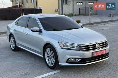 Седан Volkswagen Passat 2017 в Киеве