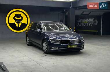 Універсал Volkswagen Passat 2015 в Чернівцях