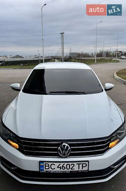 Седан Volkswagen Passat 2016 в Дніпрі