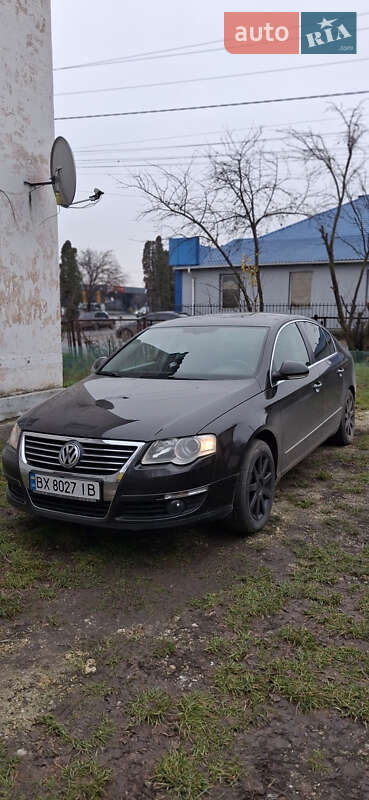 Седан Volkswagen Passat 2005 в Староконстантинове