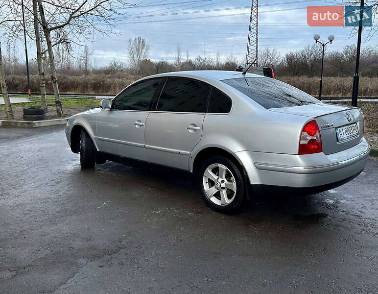 Седан Volkswagen Passat 2004 в Киеве