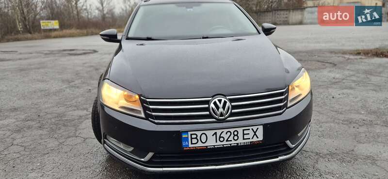 Універсал Volkswagen Passat 2011 в Хмельницькому
