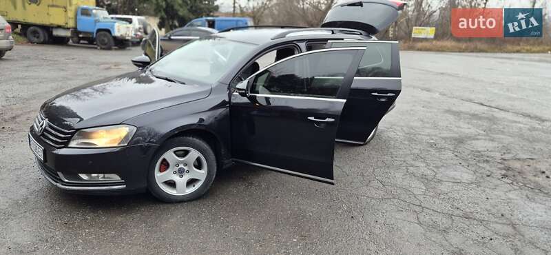 Універсал Volkswagen Passat 2011 в Хмельницькому