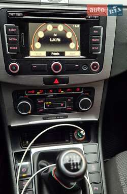 Универсал Volkswagen Passat 2011 в Хмельницком