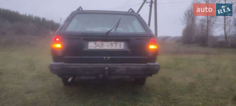 Универсал Volkswagen Passat 1987 в Шумске