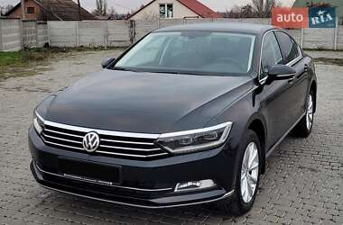 Седан Volkswagen Passat 2017 в Первомайську