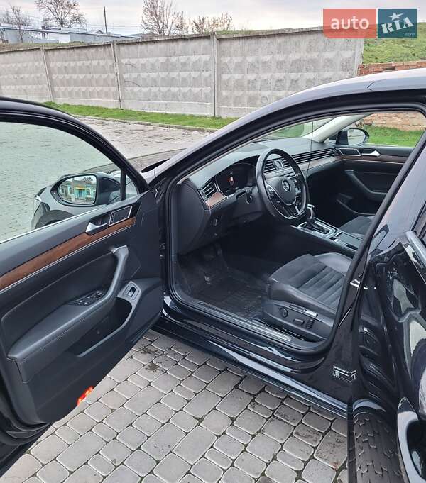 Седан Volkswagen Passat 2017 в Первомайске