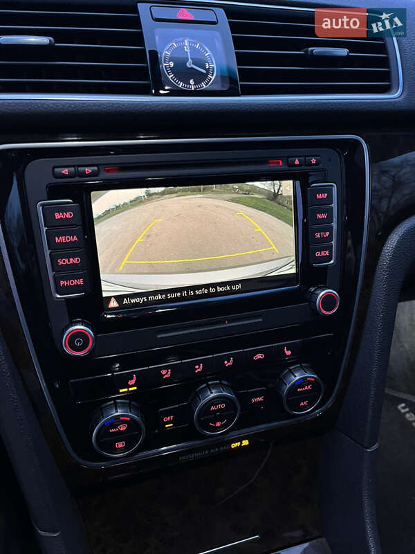 Седан Volkswagen Passat 2014 в Ровно