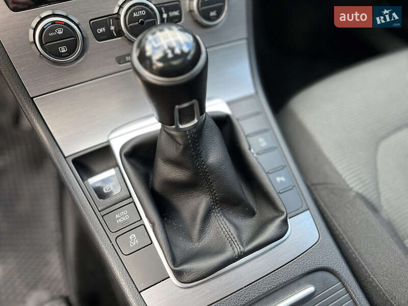 Универсал Volkswagen Passat 2014 в Ахтырке фото 21 Универсал Volkswagen Passat 2014 в Ахтырке