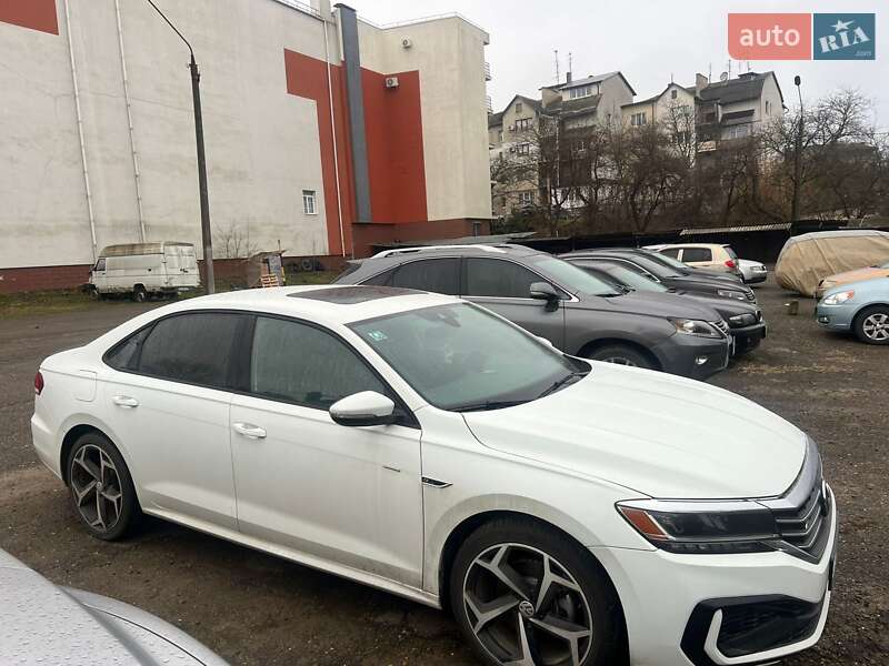 Volkswagen Passat 2021