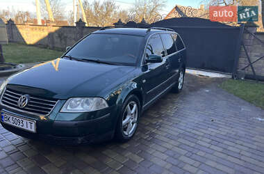 Универсал Volkswagen Passat 2002 в Ровно