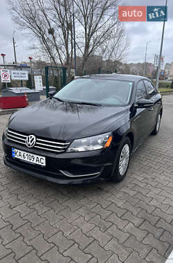 Седан Volkswagen Passat 2012 в Києві