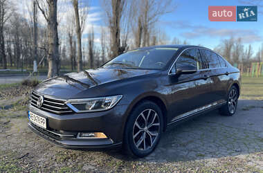 Седан Volkswagen Passat 2016 в Кривому Розі